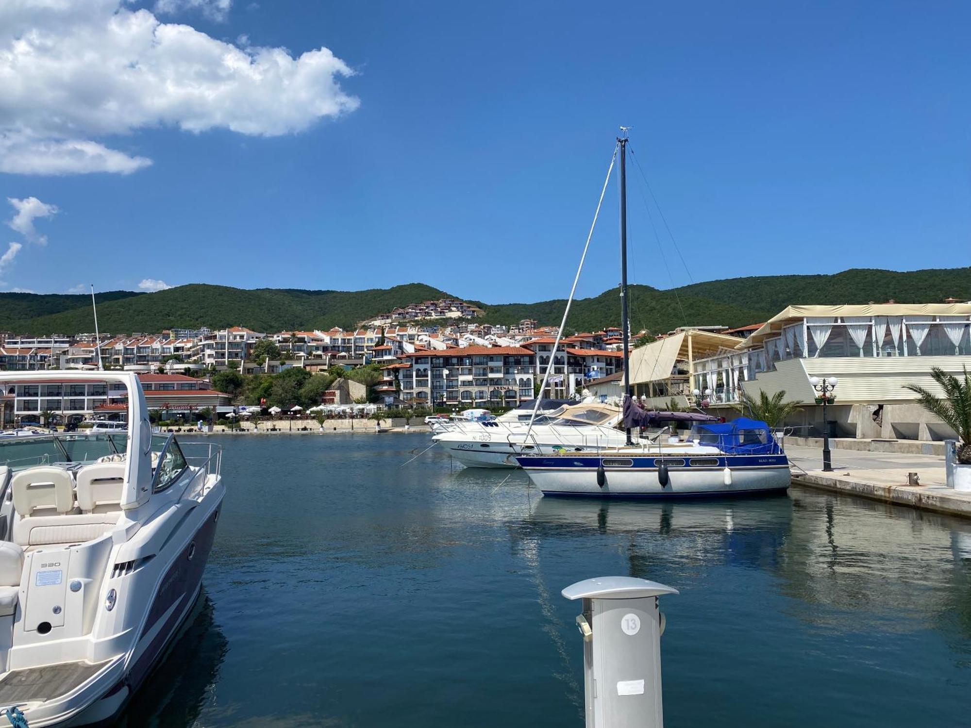 Horizon 10 'В' Apartment Sveti Vlas Buitenkant foto